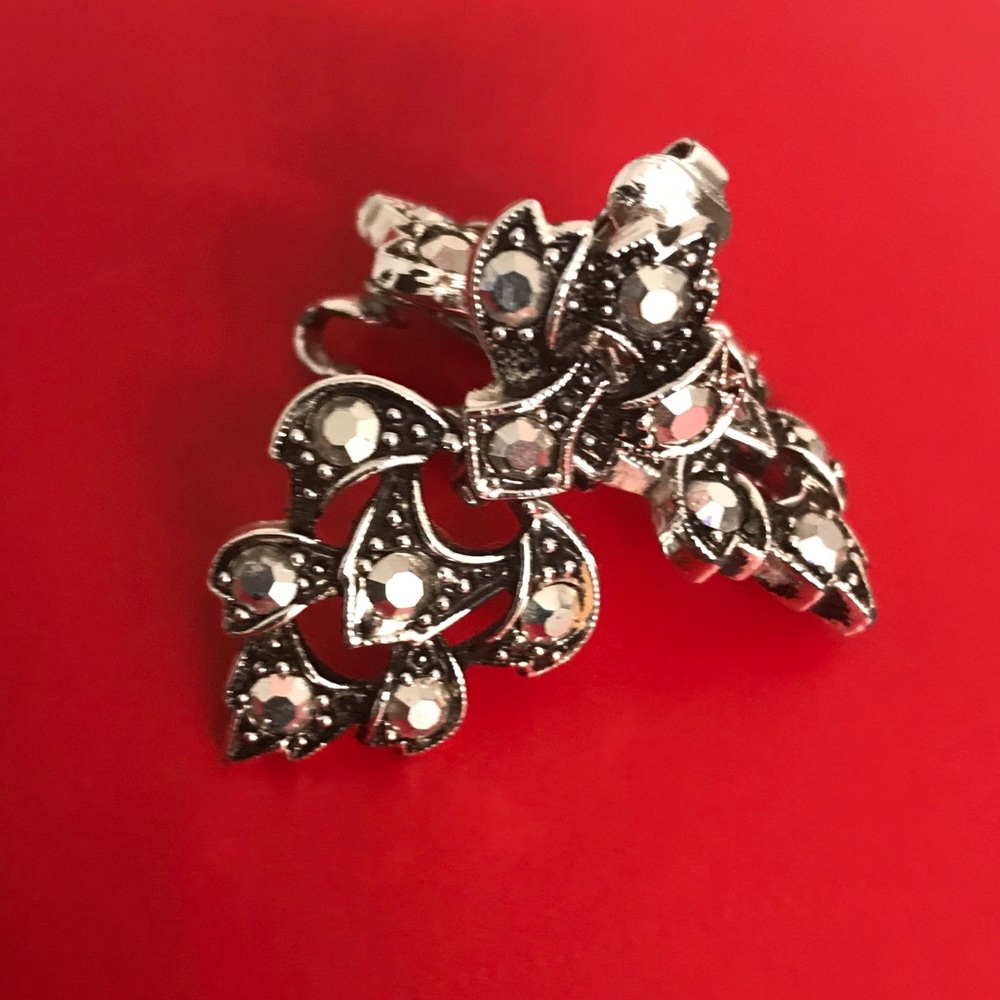 Vintage 1950’s Emmons Clip On Earrings - Picture 9 of 10